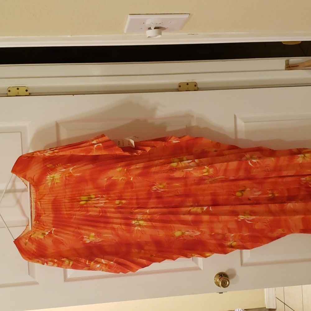 Vintage WOT Greenecastle CALIFORNIA One Size Accordion Orange Hawaiian Dress